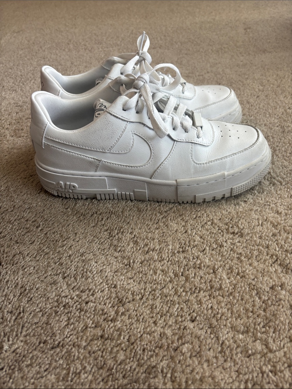 Nike Air Force  White Low-Top Sneakers. EUC. Size 9 women’s.